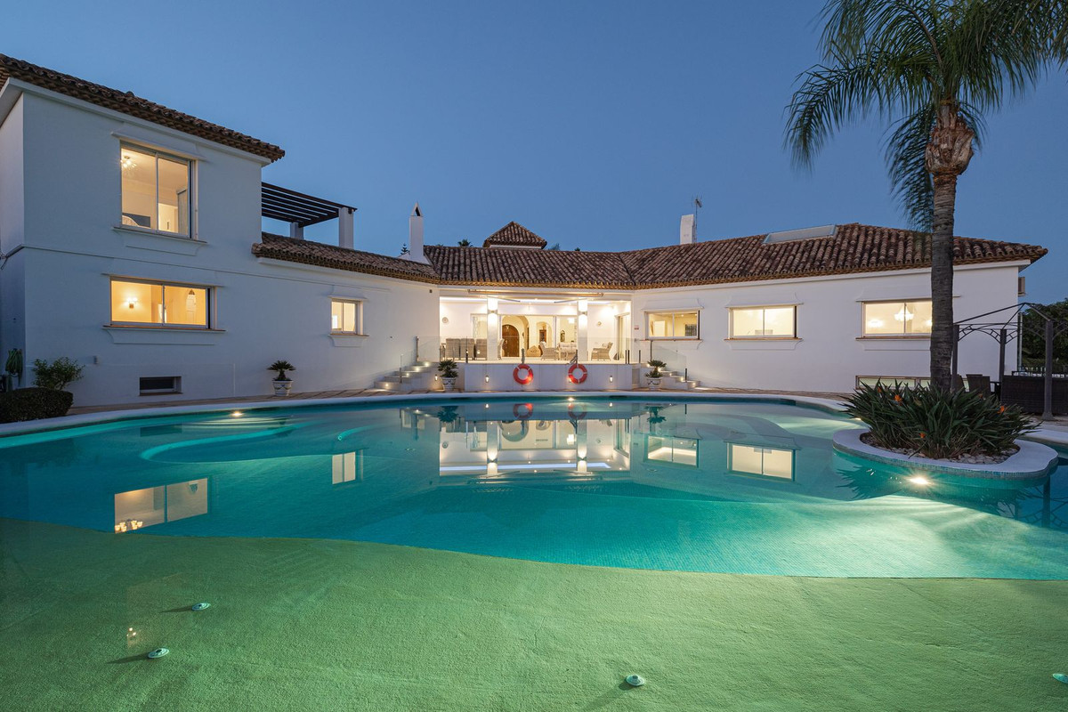 El Paraíso, Estepona